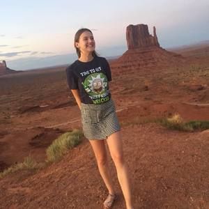 Meet your Posher, Laura